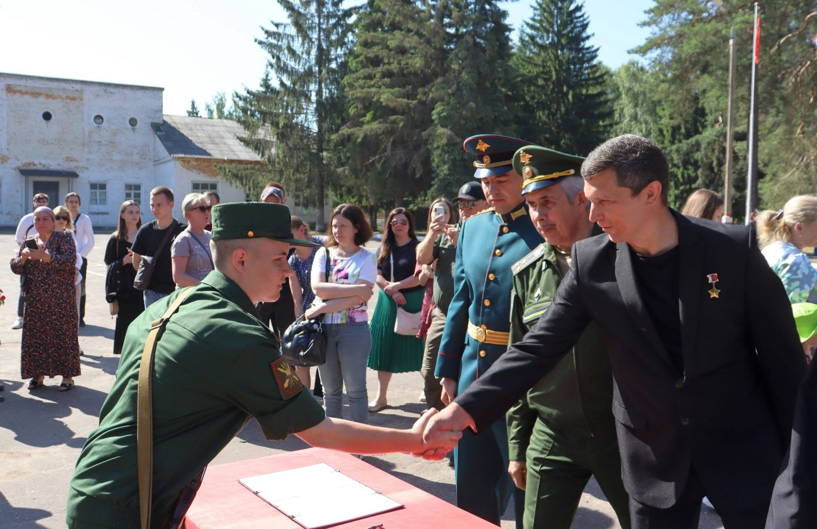 Радмир присяга. Призывник присяга. Военнослужащие торжественно присягаю на верность своему -ей -им.