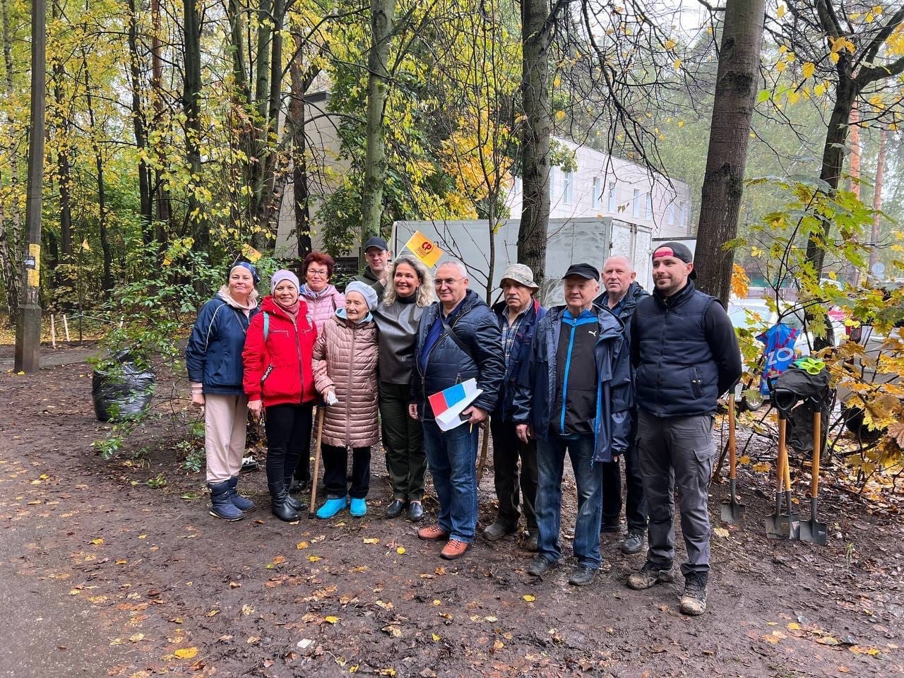 Королев: в городе появилась Справедливая Рябиновая аллея | 05.10.2022 |  Подмосковье - БезФормата