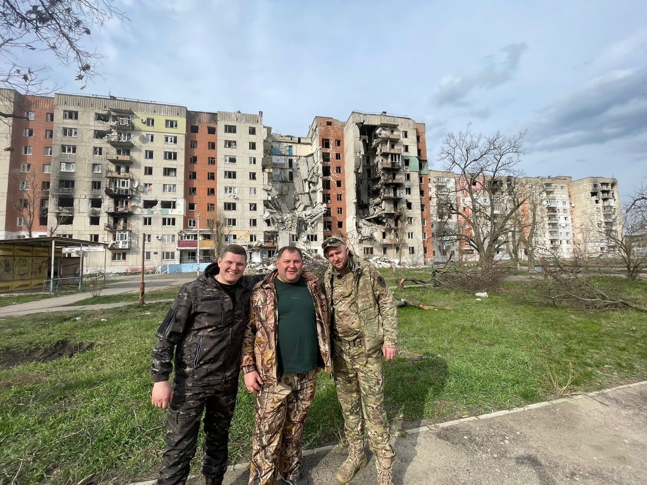 Партийцы СРЗП отвезли гуманитарную помощь в Луганск | 06.04.2023 |  Подмосковье - БезФормата